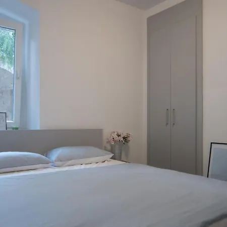 Stones I Apartamento Sutivan