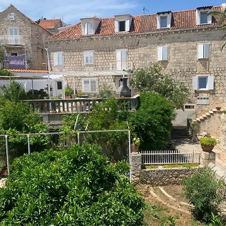 Apartment Stones I